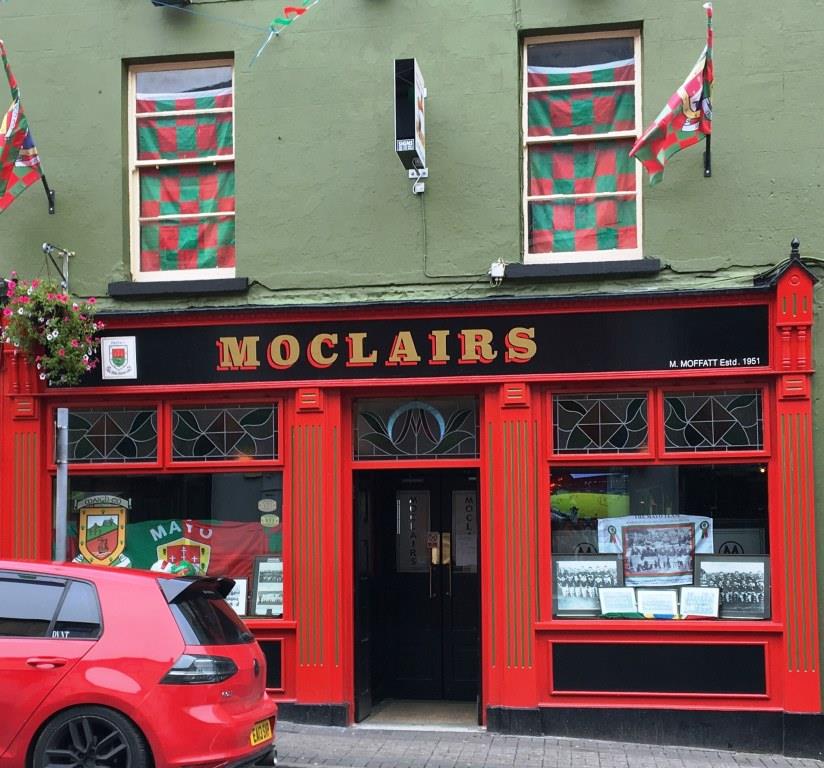 Moclairs pub in Ballina